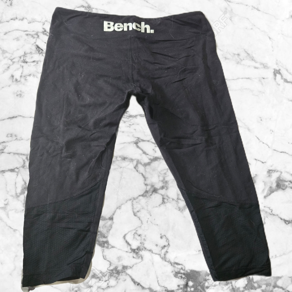 Y2K Bench Black Capri Leggings with Logo Waistband